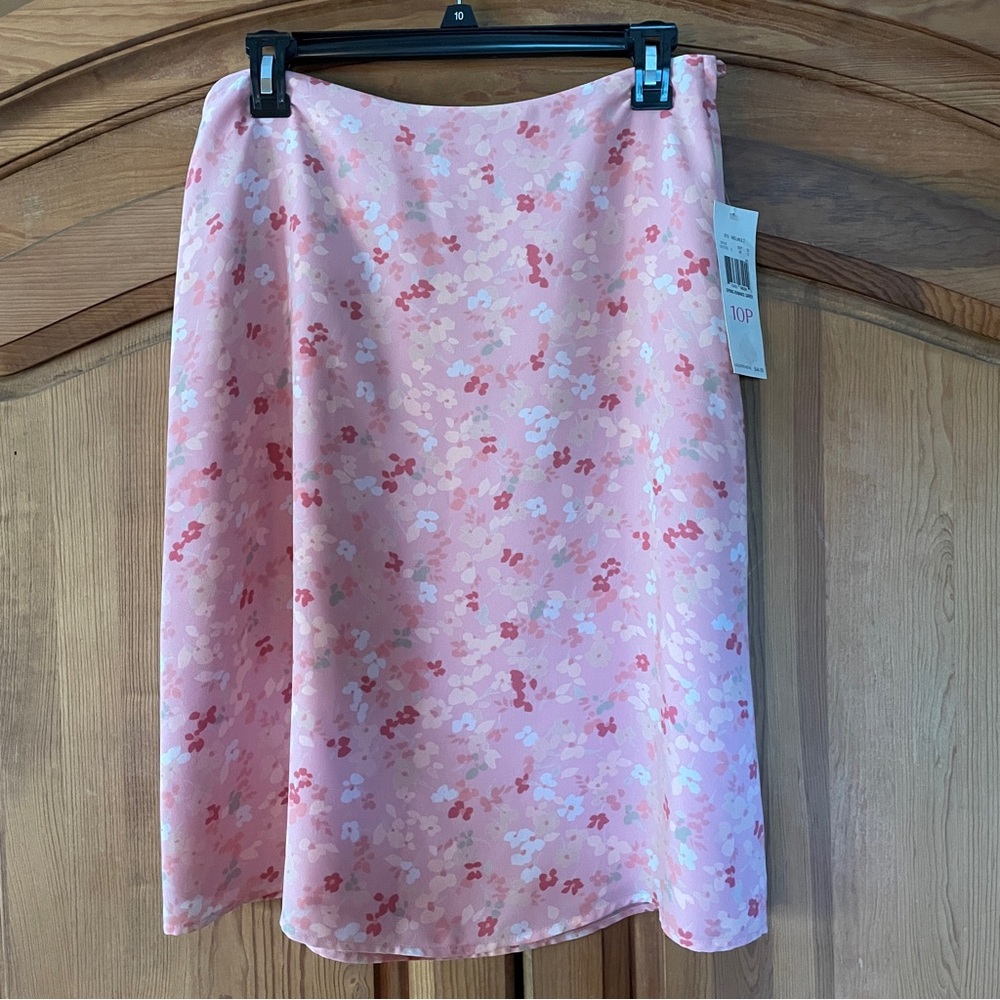 Villager Liz Claiborne Pink Floral Skirt Sz 10 Petite 10P Lined NWT $44